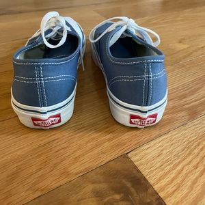 Vans women’s low top blue sneakers